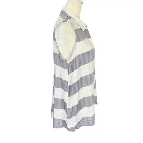 Cupid Blush By Anthropology Cupio Blush gray and white striped collared sleeveless button down shirt size M