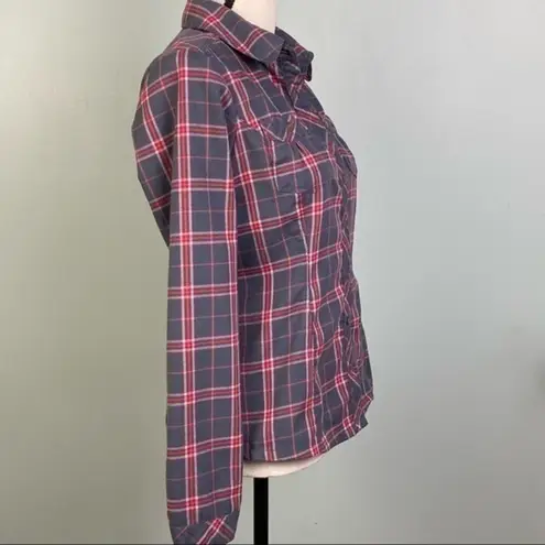 Mountain Hardwear MOUNTAIN HARDWARE women’s button down plaid blouse. Size 2. EUC