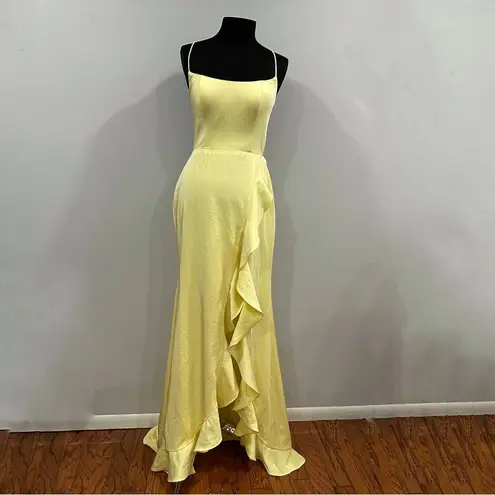 La Femme Flutter Slit Trumpet Gown 28294 in Pale Yellow 10 NWOT