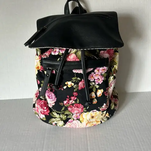 Madden Girl  floral Backpack, midsize bag, drawstring, black and pink