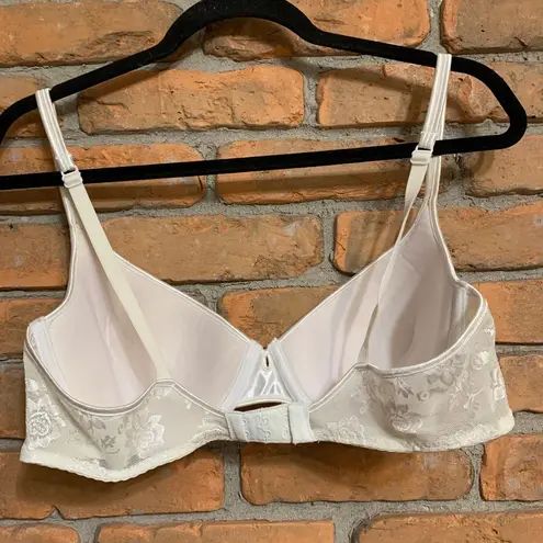 Hanes  Women's Floral Lace Lightly Lined Underwire Demi Bra Ivory White G738 38C