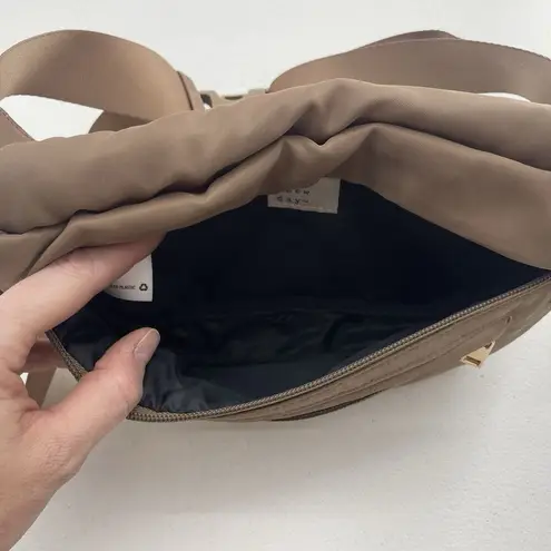 A New Day  Athleisure Fanny Pack Bum Belt Bag Brown Zip Pockets Sling Bag Adjust