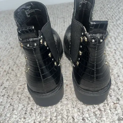 Charles by Charles David Radar Goth Punk Edgy Studded Chelsea Boot Size 7