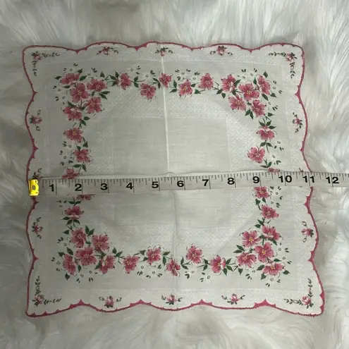 1944. Retro Vintage White With Pink Florals