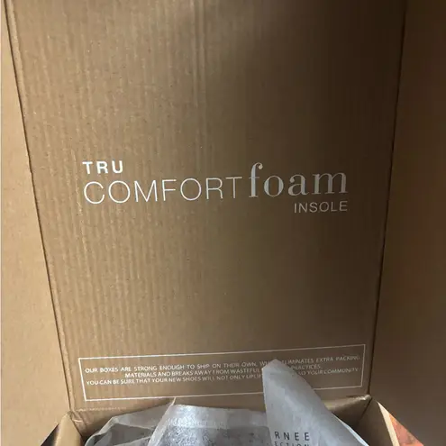 Journee Collection Journee Women's Bianca T-Strap Wedge Sandals