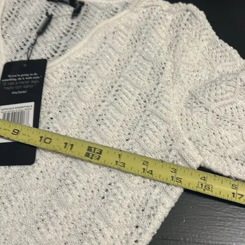 Daisy Fuentes Gorgeous knit sweater with shimmer NWT