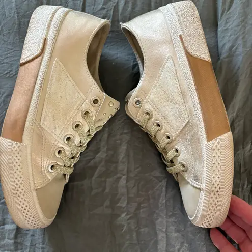 Blowfish Walk On Slip On Sneaker in Soft Gold. Size 8. Gold