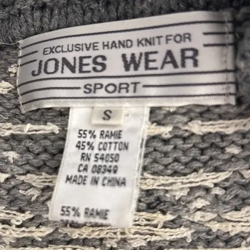 Jones Wear Vintage Fair Isle Snowflakes Sweater Gray Small