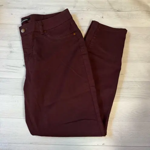 D. Jeans Stretch Skinny Jeans