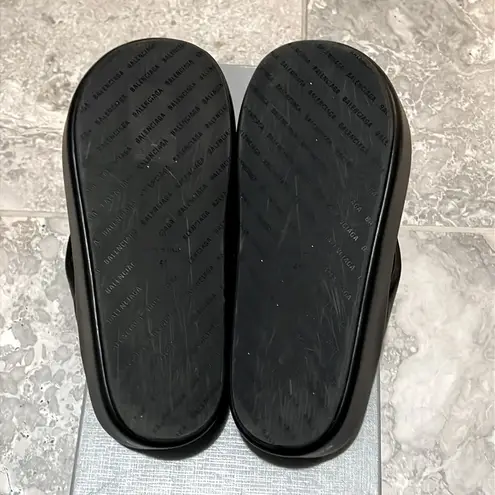 Balenciaga Padded Rise Platform Leather Thong Sandals in Black, Size 41 $695