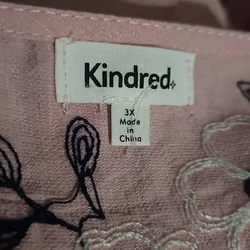 Kindred plus size blouse. Embroidered top..