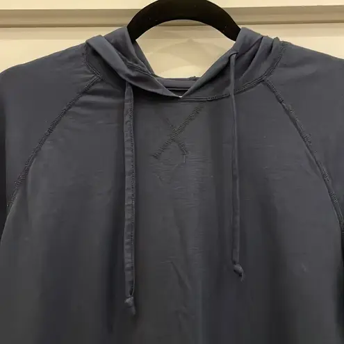 Women’s Public Opinion Navy Hoodie size medium Blue