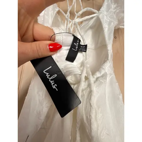 NWT Lulus Blossoming with Charm White Embroidered Tie