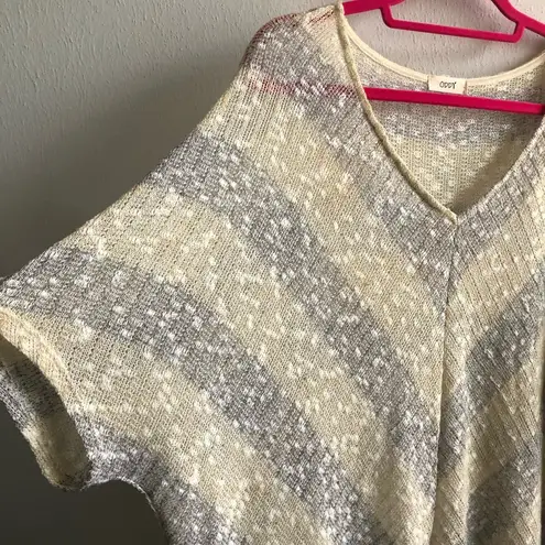 ODDY Shawl Sweater Cape w/ Fringe Cream & Grey Chevron Stripes OSFM GUC Size undefined