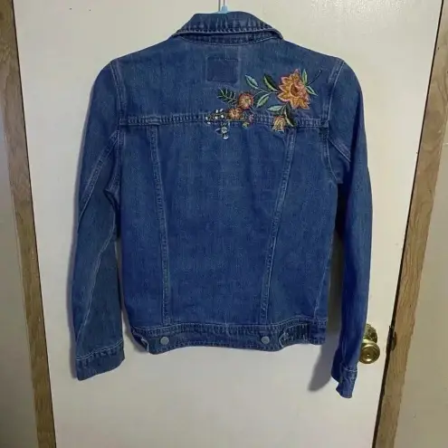 Old Navy Womens/Girls  Denim Jacket W/ Beautiful Embroidery Work, Small