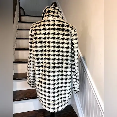 Black and White Houndstooth Faux Fur Teddy Notched Collar Pea Coat NWT Size M