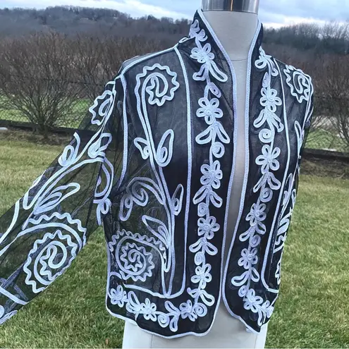 🌹HP🌹Travel Smith Woman’s Sheer Black Bolero Jacket with White Swirl Appliqués Size L