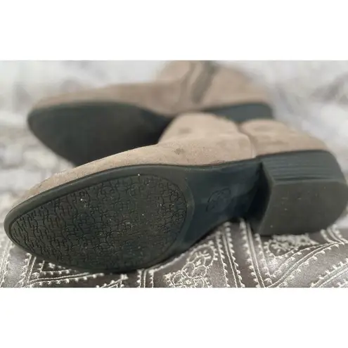 Daisy Fuentes Ankle Boots - Fall Booties - Size 6- Brown Boots