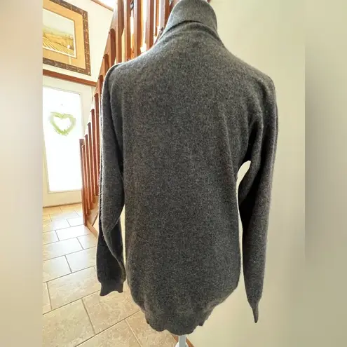Lord and Taylor | womens cashmere turtleneck sweater. Size: S.