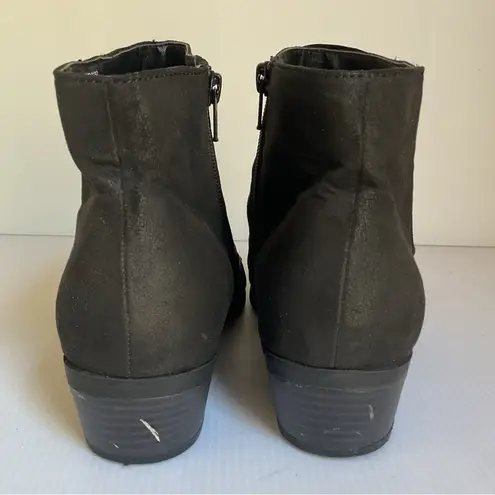 White Mountain Black Studded Ankle Boots Size 8.5