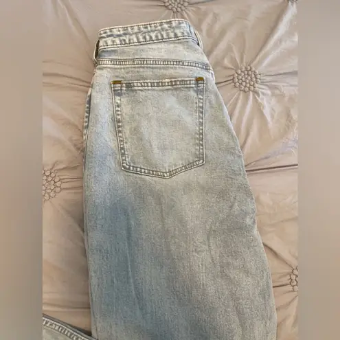 Abercrombie & Fitch | BRAND NEW distressed jeans WITH tags
