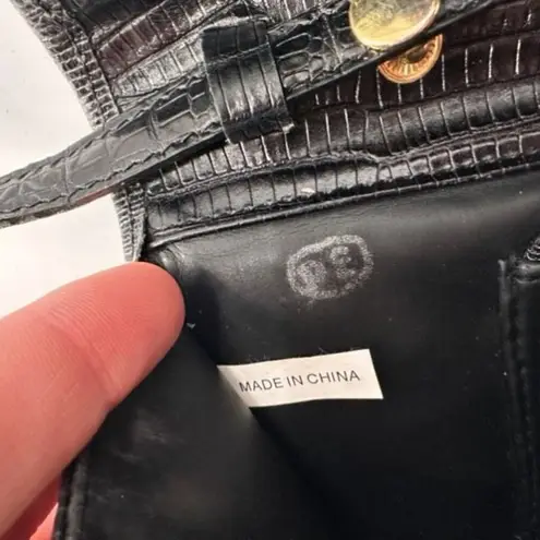 Sondra Roberts Vintage Sondra Robert’s Black Envelope Style Faux Croc Clutch crossbody Purse - Image 9