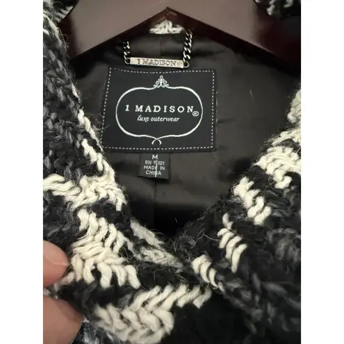 1 Madison Women's Black White Classic Houndstooth Plaid Wool Blend Poncho Cape Coat Medium