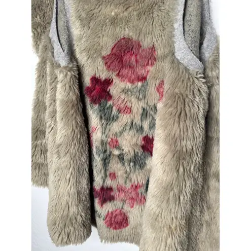 Dylan True Tan Grit Faux Fur Vest Medium Floral Boho Roze Print Detail