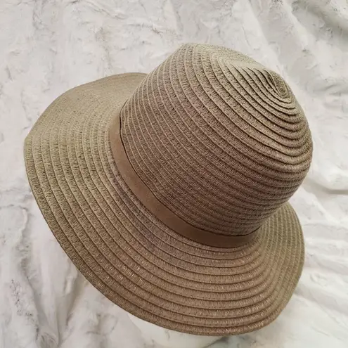 Hat w/Slight Shimmer