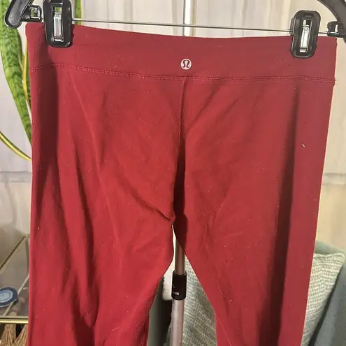 Lululemon  Low Rise Astro pants Size 8 Red/Maroon Color Old Style