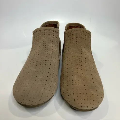 Cobb Hill by new balance tan taupe suede women’s shooties size 10 casual boho Gray