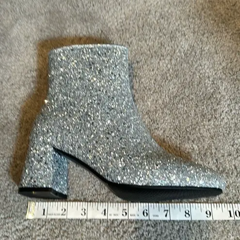 Women’s Silver Glitter Covered Sparkly Chunky Heeled Boots Size 7.5 NEW Silver
