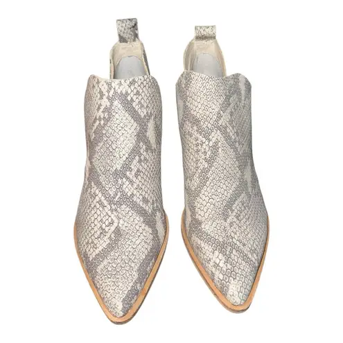 Dolce Vita Women's Sonni Snakeskin Ankle Bootie size 8 Gray