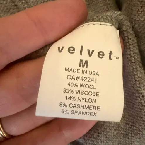 VELVET by GRAHAM SPENCER Gray Open Cardigan with Beaded Front Size M