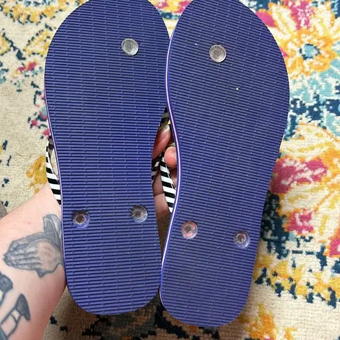 Vera Bradley  7/8 Flip Flops