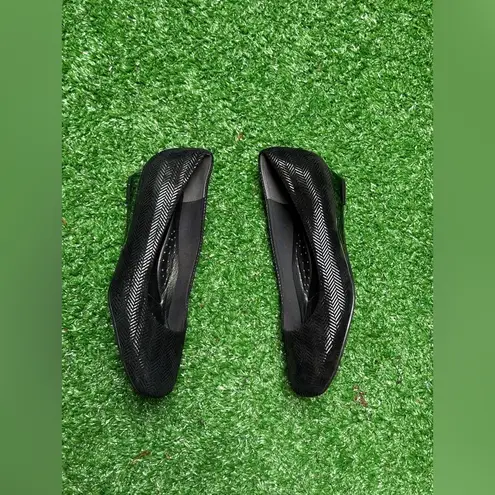 Trotters Lauren Black Suede Herringbone Pattern Women's 6.5 Wedge Heel Comfort