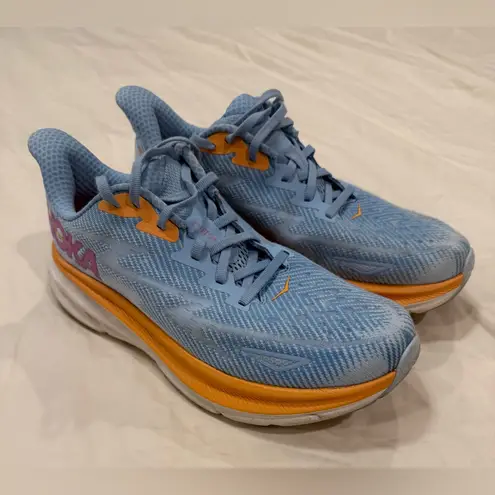 Hoka Clifton 9 Women's Tennis Shoes size 9
