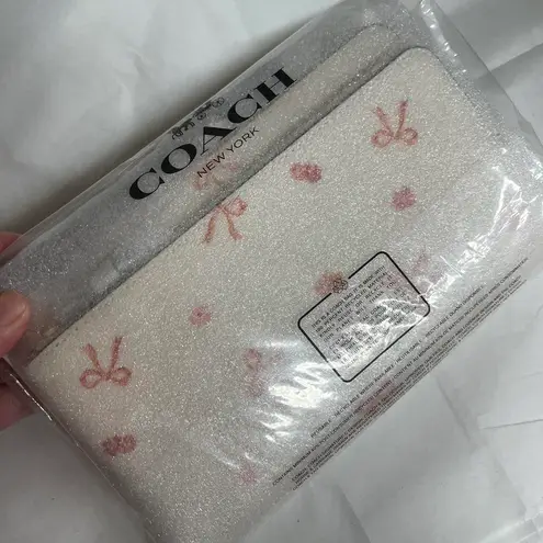 Coach Bow Print Double Zip Wallet