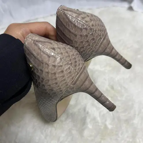 Calvin Klein Gorgeous  leather nude / pink kitten heel with crocodile pattern