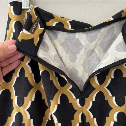 J. McLaughlin Stretch Pencil Skirt Back Zip Slit Black Gold Geo Print Sz M