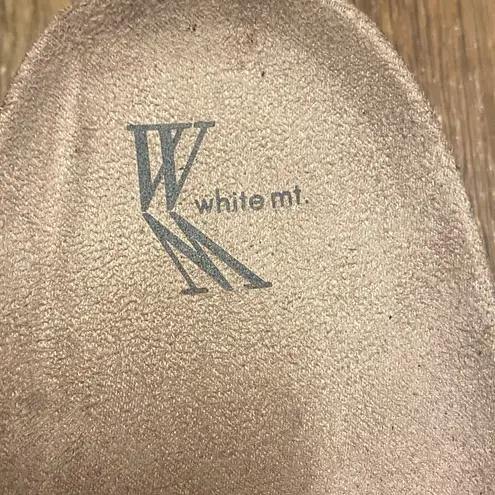 White Mountain Womens Thong Sandals Size 10 Beige Sole Southwestern Beads Straps