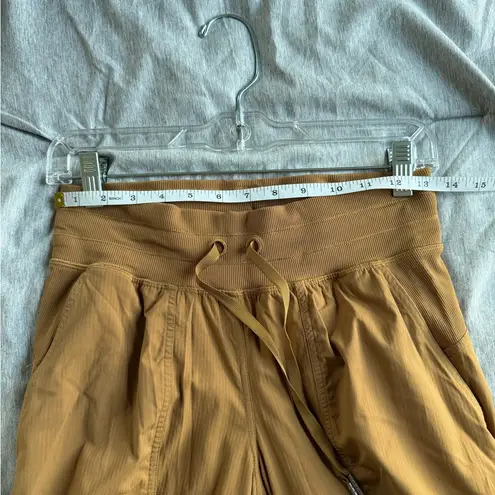 Lululemon  Dance Studio Mid-Rise Jogger Full Length Women Bold Beige Size 4