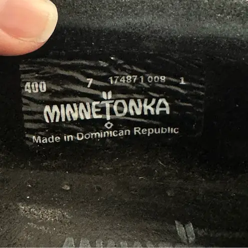 Minnetonka  Kilty Hardsole Suede Moccasin Loafer Slip On Black Size 7 Boho Indie