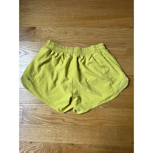 Lululemon Hotty Hot Short II Long 4" Size 6 Butter Yellow