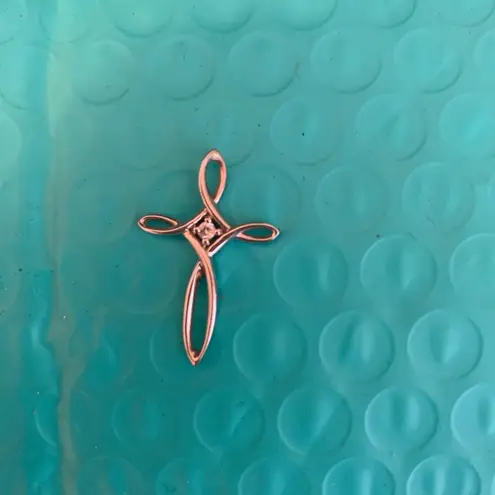 10k White Gold Diamond Cross Pendant