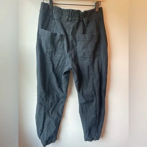 Garage  black denim joggers with pockets in the front and back size Medium