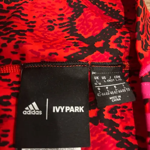 adidas x IVY PARK Red Snakeskin Heart Print Short Tights – Women’s Large