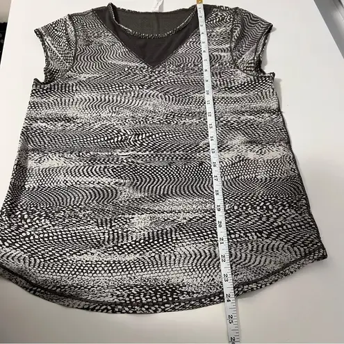 Lululemon  For The Run Short Sleeve Size 4
