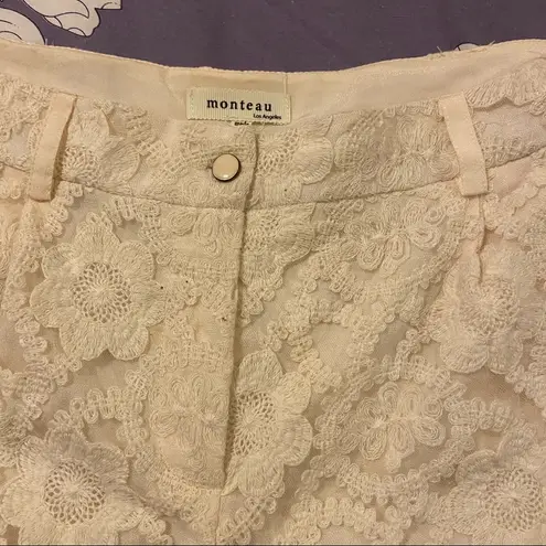 Monteau  Crochet Cream Lace Shorts Size Large