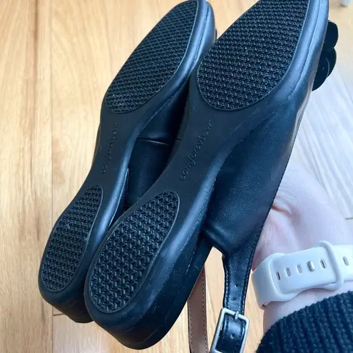 Comfort View Jessa Sling Back Round Toe Wedge in Black Sz 9 Floral Faux Leather